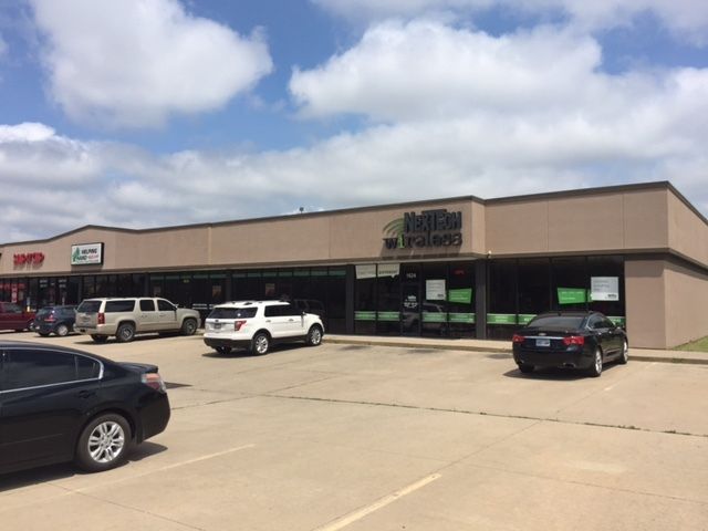 Retail Space-1600-1624 E. 11th Street: 1600-1624 E. 11th Street, Hutchinson, KS 67501